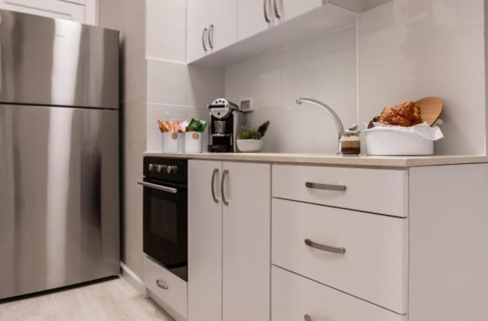 Ben Yehuda, 3 Lovely Flats In The Same Building Йерусалим Екстериор снимка
