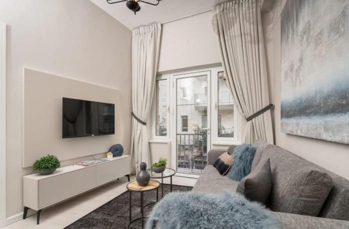 Ben Yehuda, 3 Lovely Flats In The Same Building Йерусалим Екстериор снимка